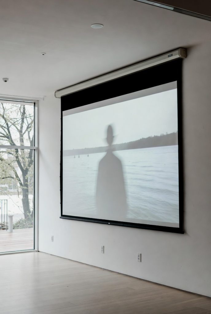 motorized projection screen